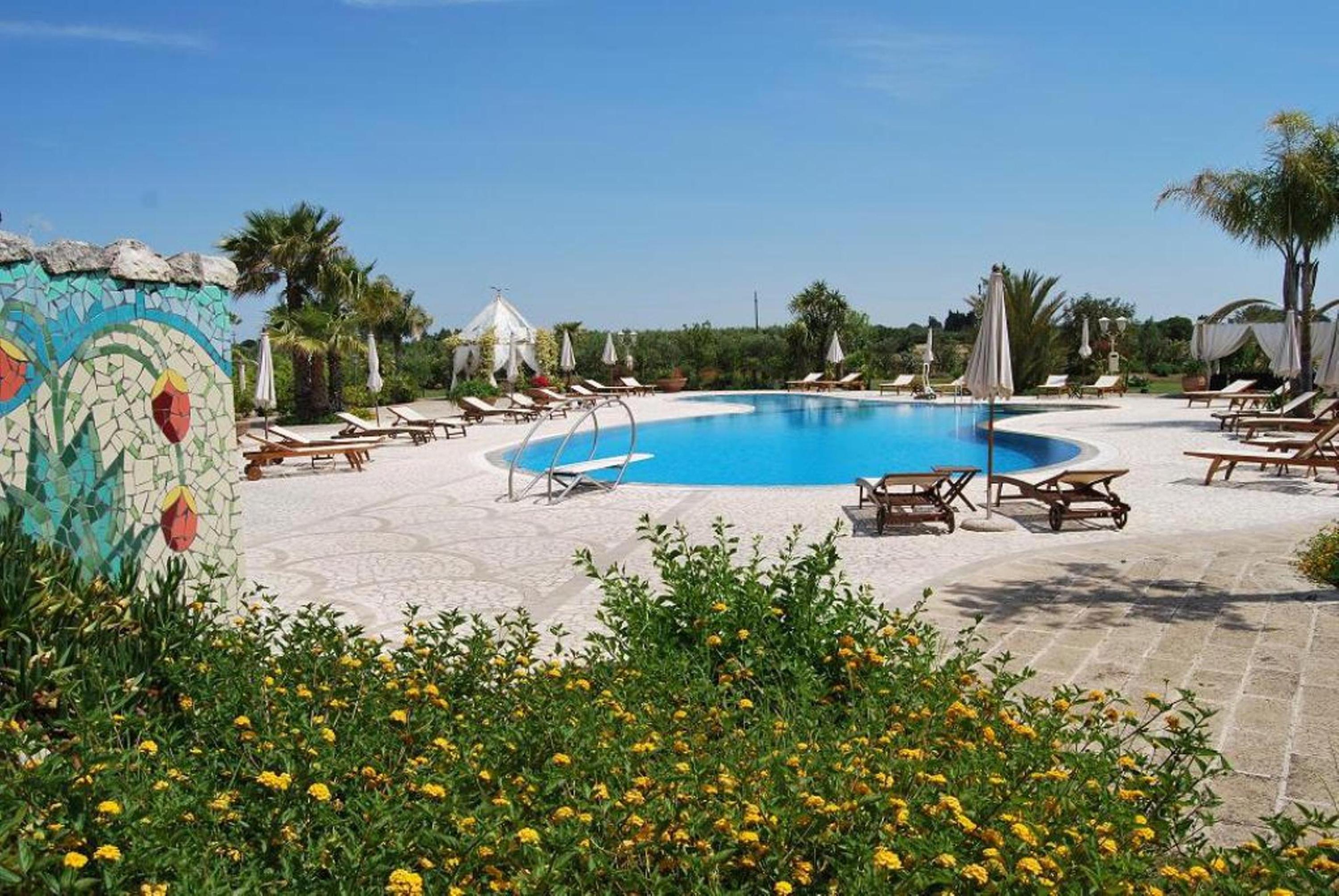 Sangiorgio Resort & Spa Cutrofiano Buitenkant foto