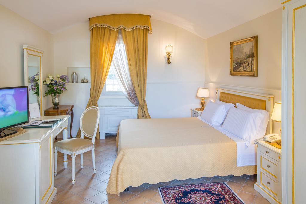 Sangiorgio Resort & Spa Cutrofiano Buitenkant foto